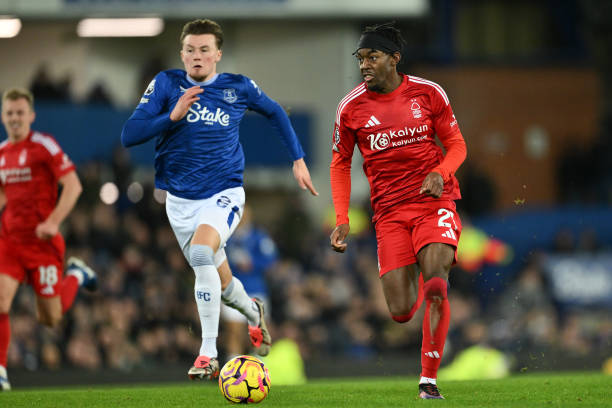 素以其卓越 素以其卓越