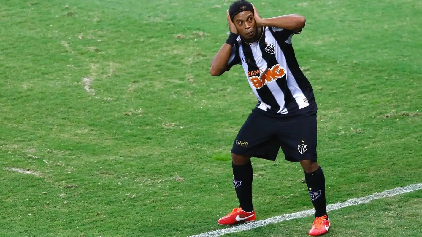 国的足球踢 国的足球踢